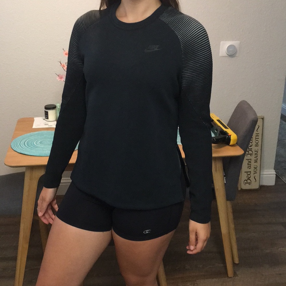 Black Nike Sweatshirt 🖤